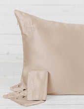 Load image into Gallery viewer, Blush Silks Pure Mulberry Silk Pillowcase - CHAMPAGNE