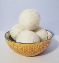 Load image into Gallery viewer, Frostad Farms Finnsheep Wool Dryer Balls (Pack of 3)